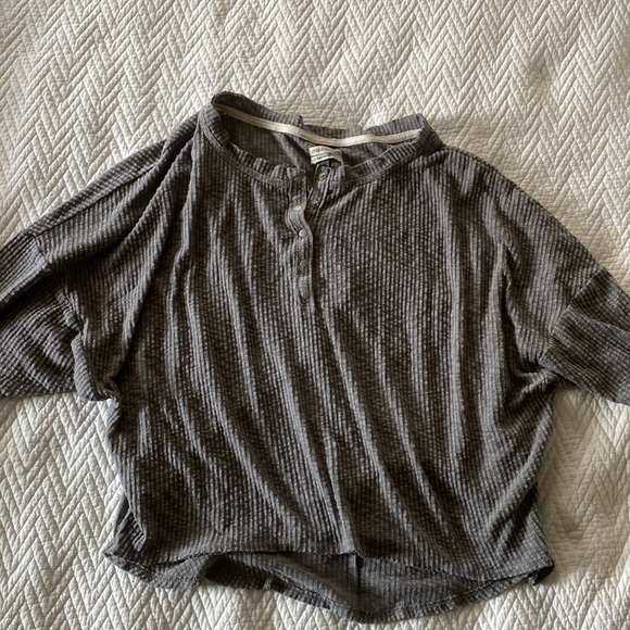 Urban Outfitters Sweaters - Urban Outfitters loose sweater